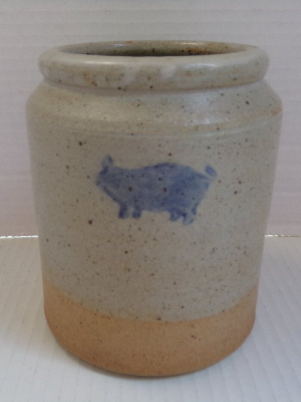 Crock Pig Stoneware Tan Blue Country Farmhouse Primitive Dunroven Potters - Picture 10 of 10